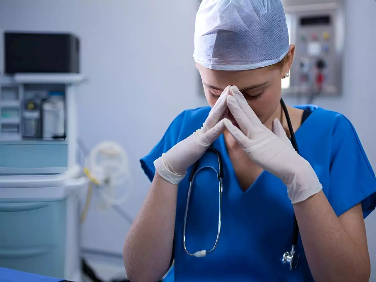 Nurses, health care staff face higher suicide risks