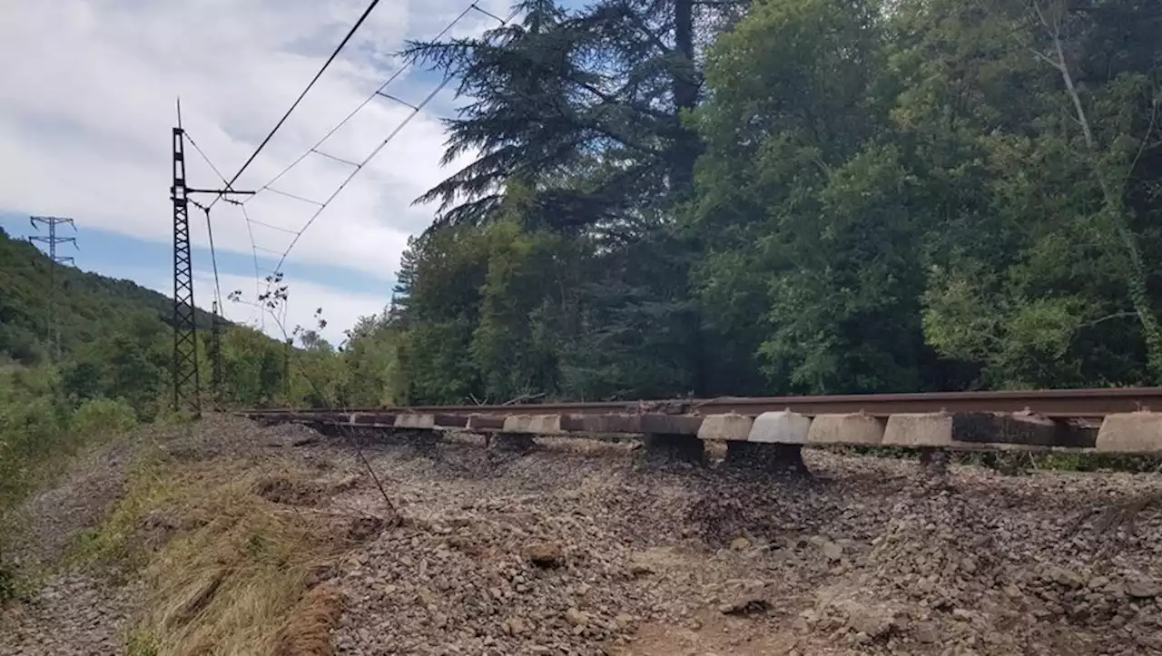 Trois mois de travaux pour remettre en état la voie ferrée Béziers Millau après les orages du 16 septembre