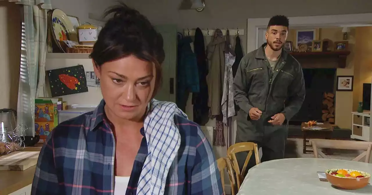 Emmerdale fans go wild for Moira Dingle's new look as she gets the chop