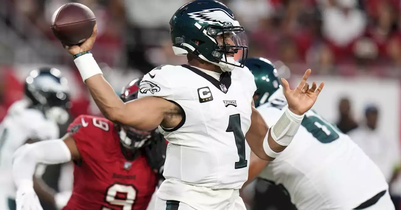 Eagles mantienen su inicio perfecto de temporada; superan por 25-11 a Buccaneers