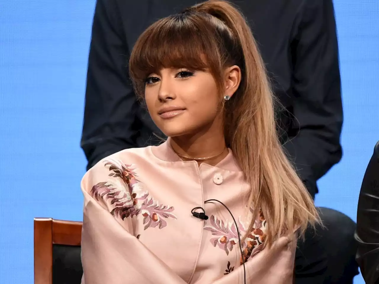 Ariana Grande & Ethan Slater Subtly Squash All Breakup Rumors With This Incognito Outing