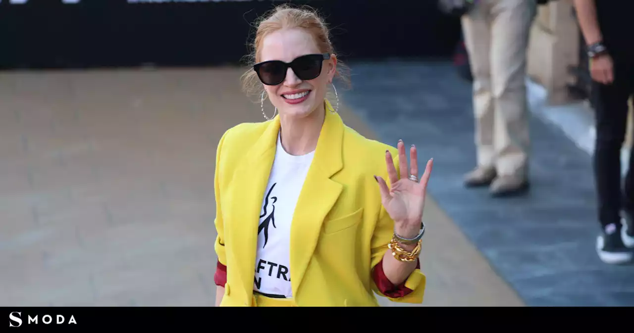 Jessica Chastain ilumina San Sebastián con su inseparable camiseta del sindicato de actores | Moda