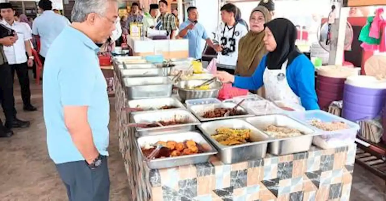 Food operator in Kuantan thrilled with King’s breakfast visit