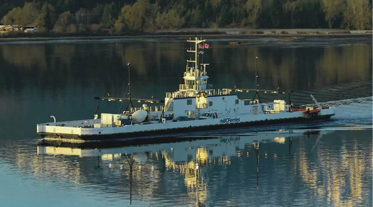 Denman ferry stuck near Buckley Bay; fishboat's anchor line entangled in cable