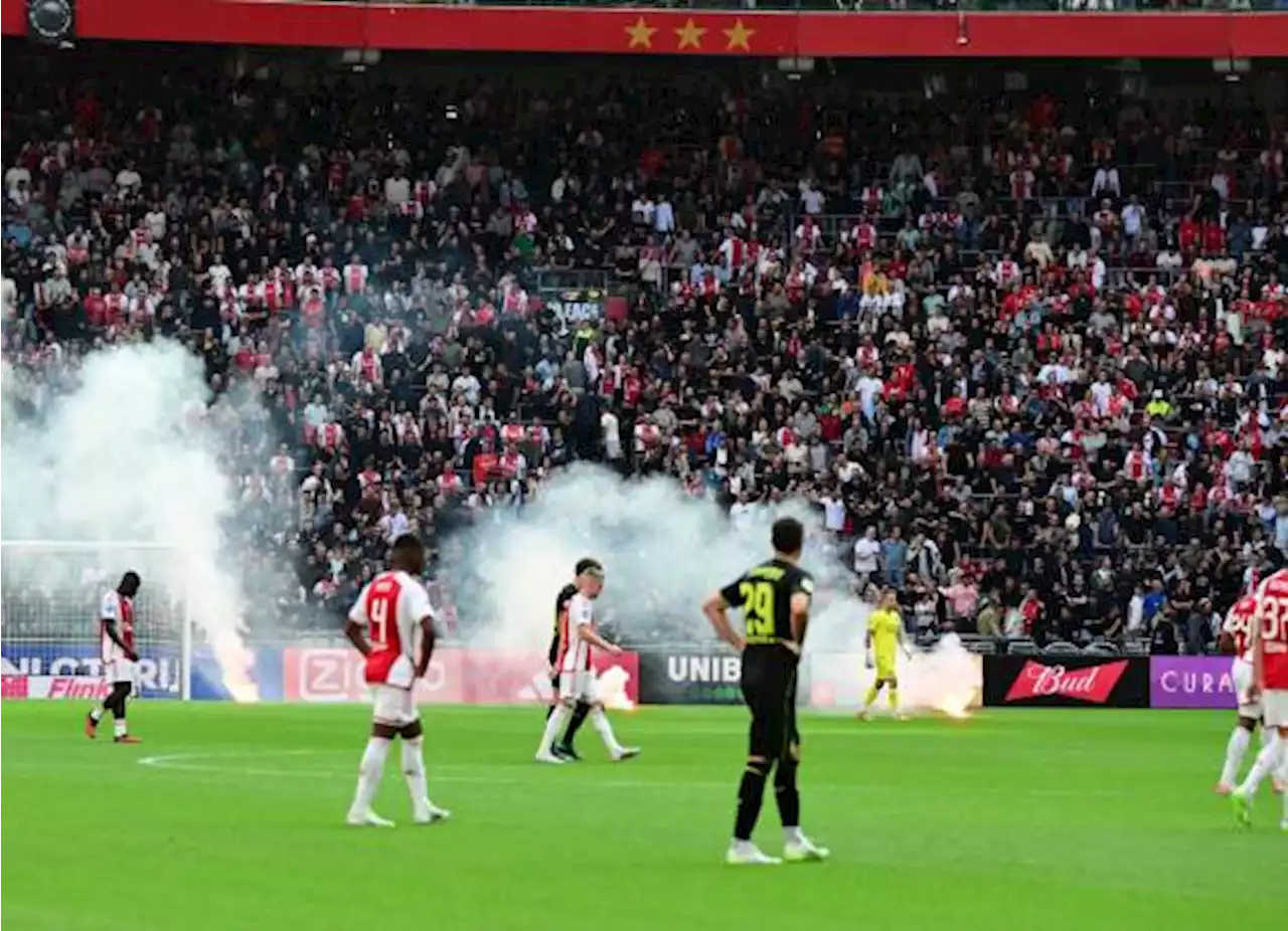 Duelo suspendido entre Ajax y Feyenoord, donde Santi Giménez anotó un doblete, se reanudará este miércoles