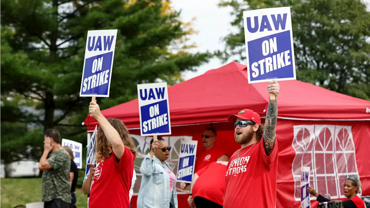 How EVs are becoming politicized amid UAW strikes