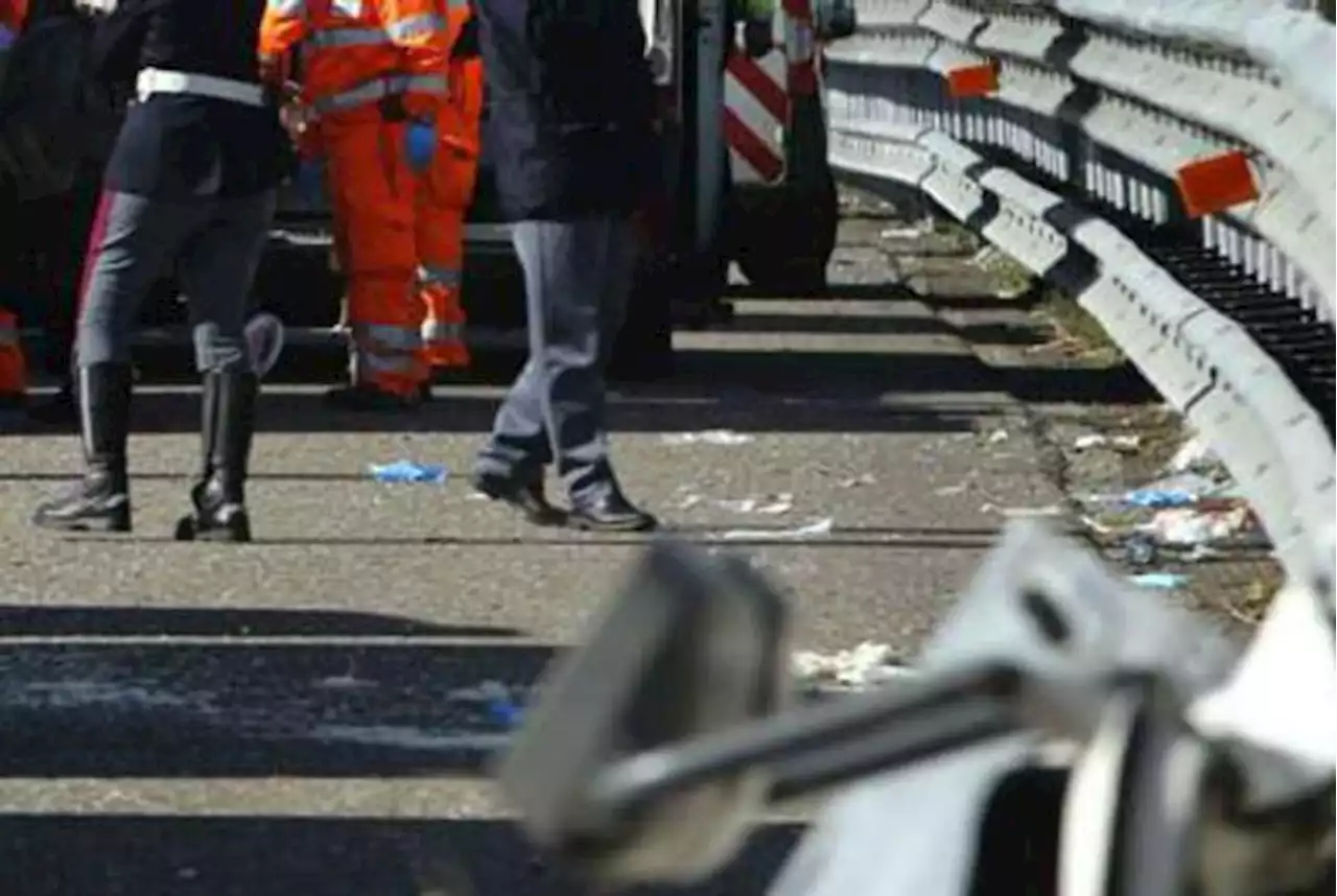 Incidente su A13, auto contro tir: morte madre e figlia di 6 anni. Dove è successo, la dinamica