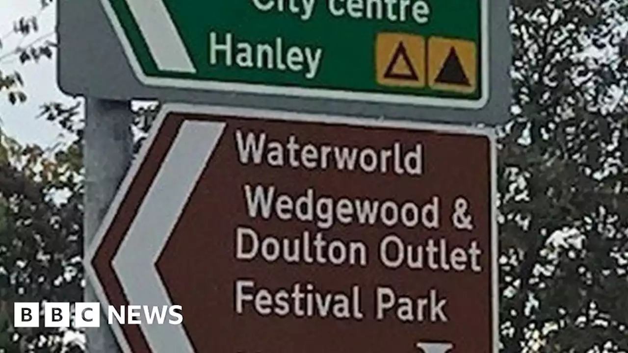 Wedgwood: Famous Staffordshire potter's name misspelt on sign