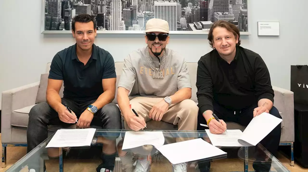 Yandel Signs With Warner Music Latina