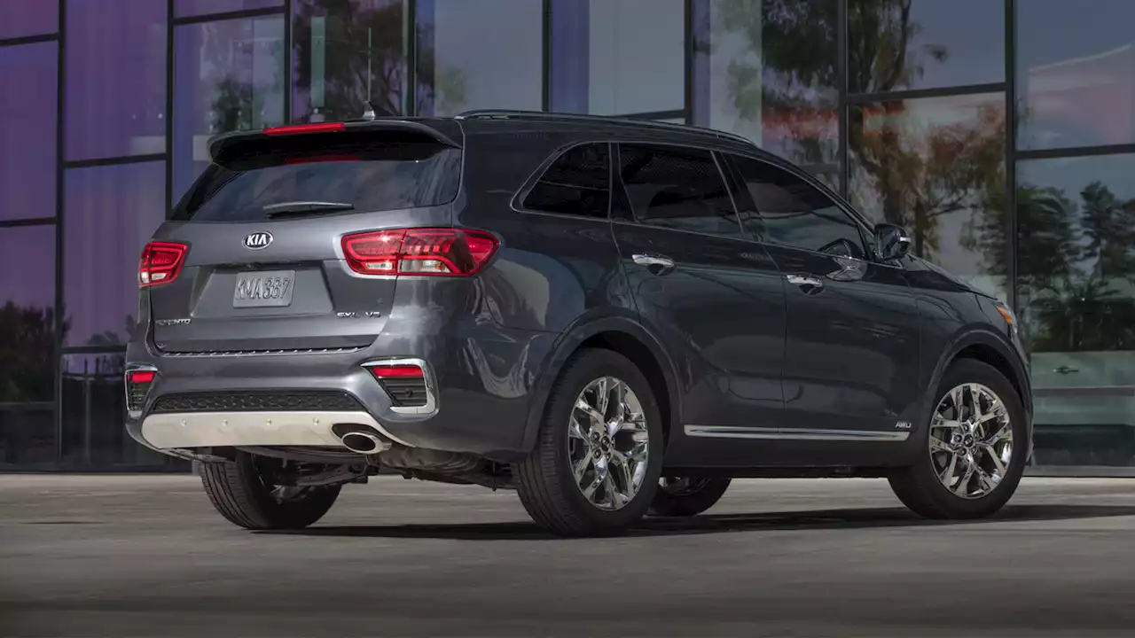 Now It Is The 2019 Kia Sorento That Needs A New Rearview Camera