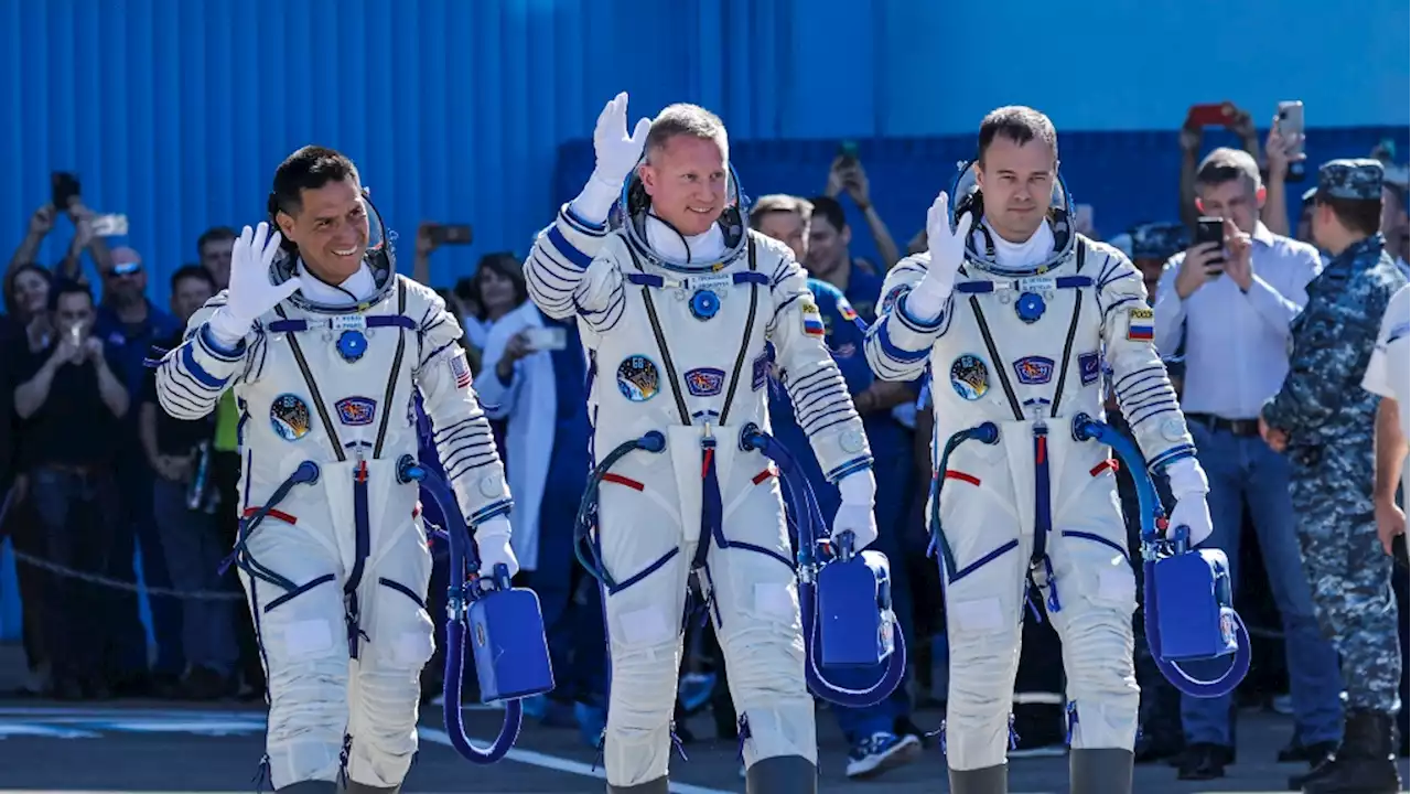 Three astronauts return to Earth after a year in space. Frank Rubio sets U.S. space record