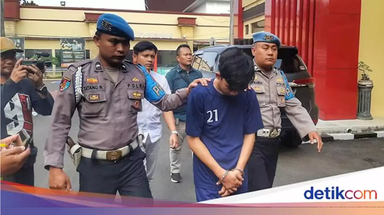 Ade Semprotkan Parfum ke Jasad Kekasih yang Dibunuh di Vila Bandung