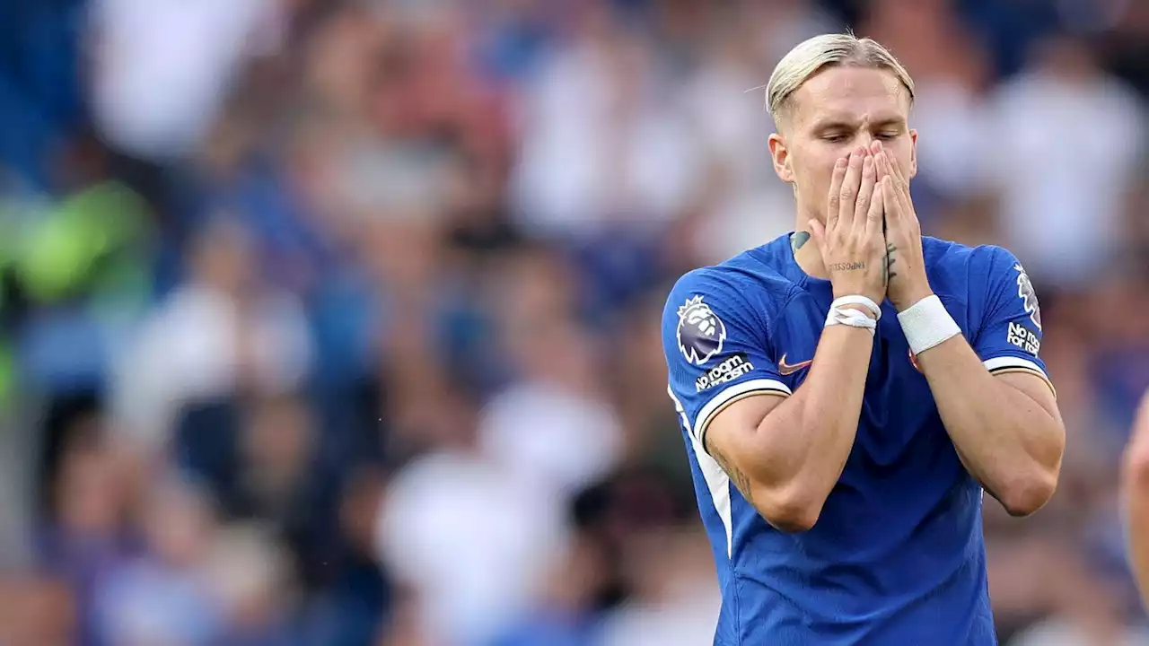 Neville blasts Chelsea for 'ruining players' like Man Utd as Carragher explains problem for Mudryk