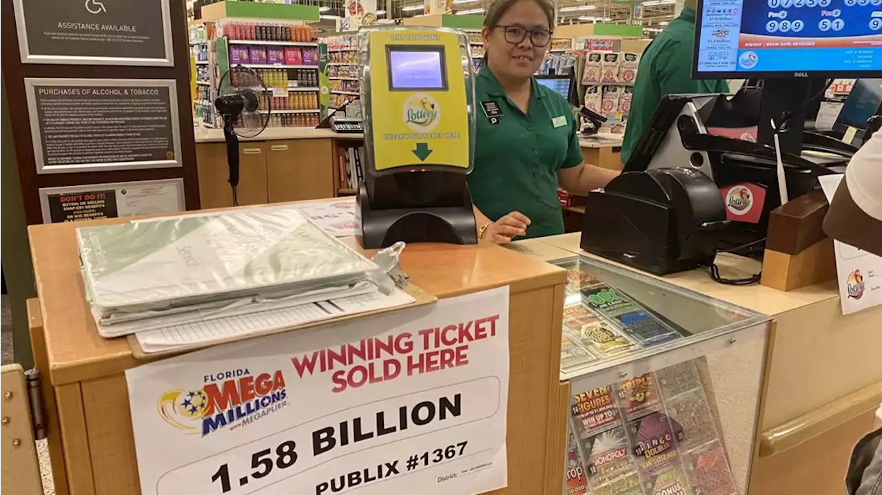 Winner of record-breaking Mega Millions jackpot steps up