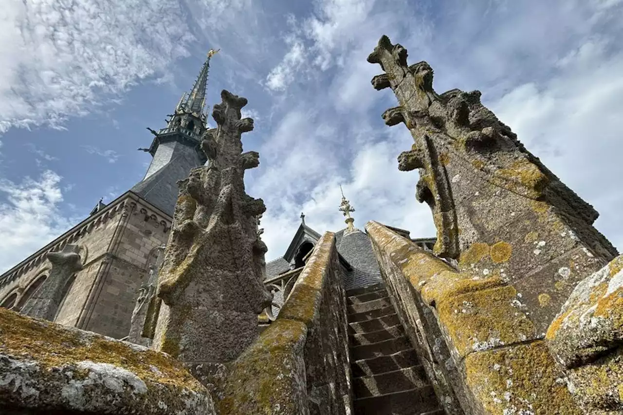 VIDEO. Mont-Saint-Michel. Dans le ciel de l'archange, l’escalier de dentelle : la visite inédite