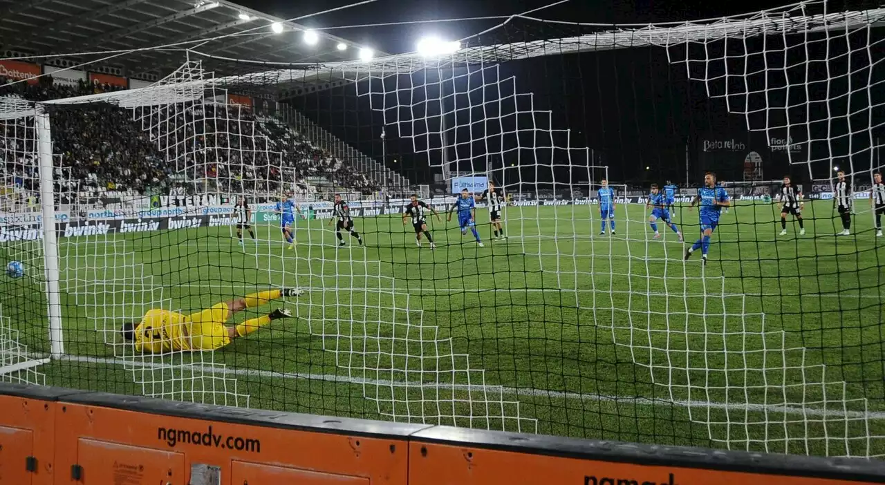 Serataccia Dionisi, contro l'Ascoli sbaglia il rigore e ne causa uno: Ternana ko (2-0)