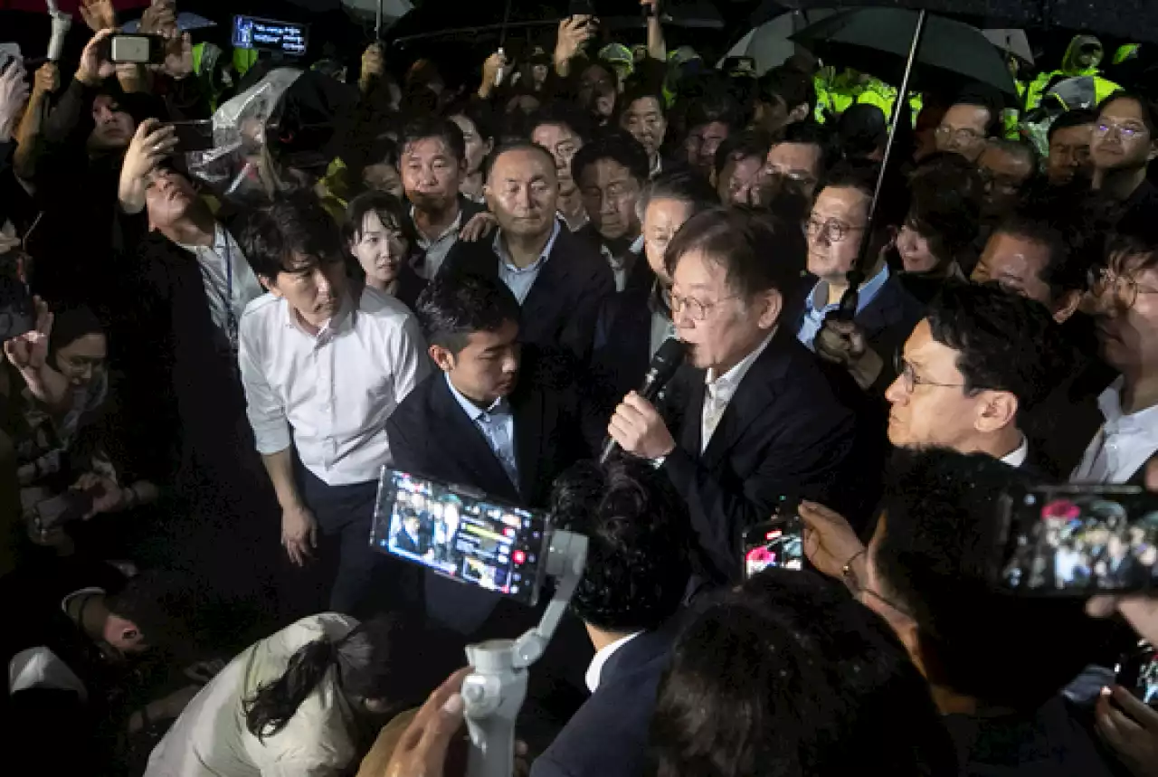 민주당 '영장 기각은 사필귀정…尹 머리 숙여 사죄하라'