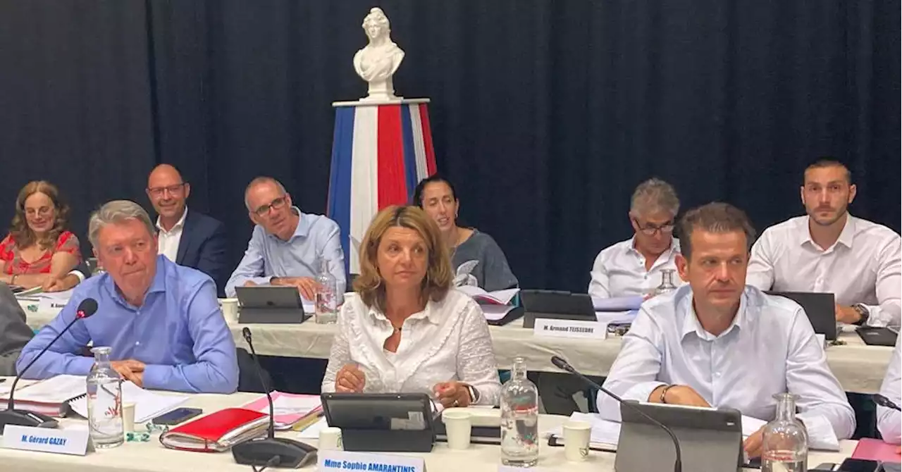 Aubagne : au conseil municipal, des passes d'armes et une touche