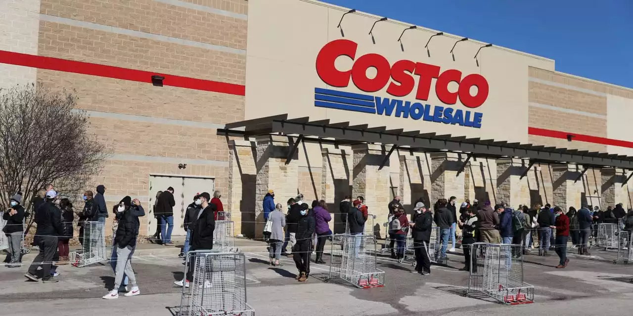 Costco Stock Rises. Investors Shouldn’t Fret the Membership Fee.