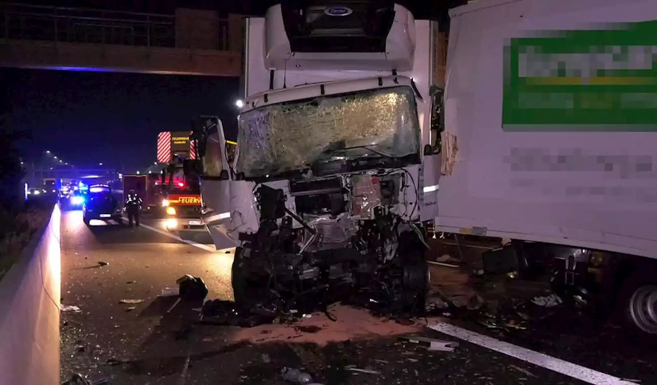 Tödlicher Unfall auf A7 in Hamburg: Lkw kracht in Stauende