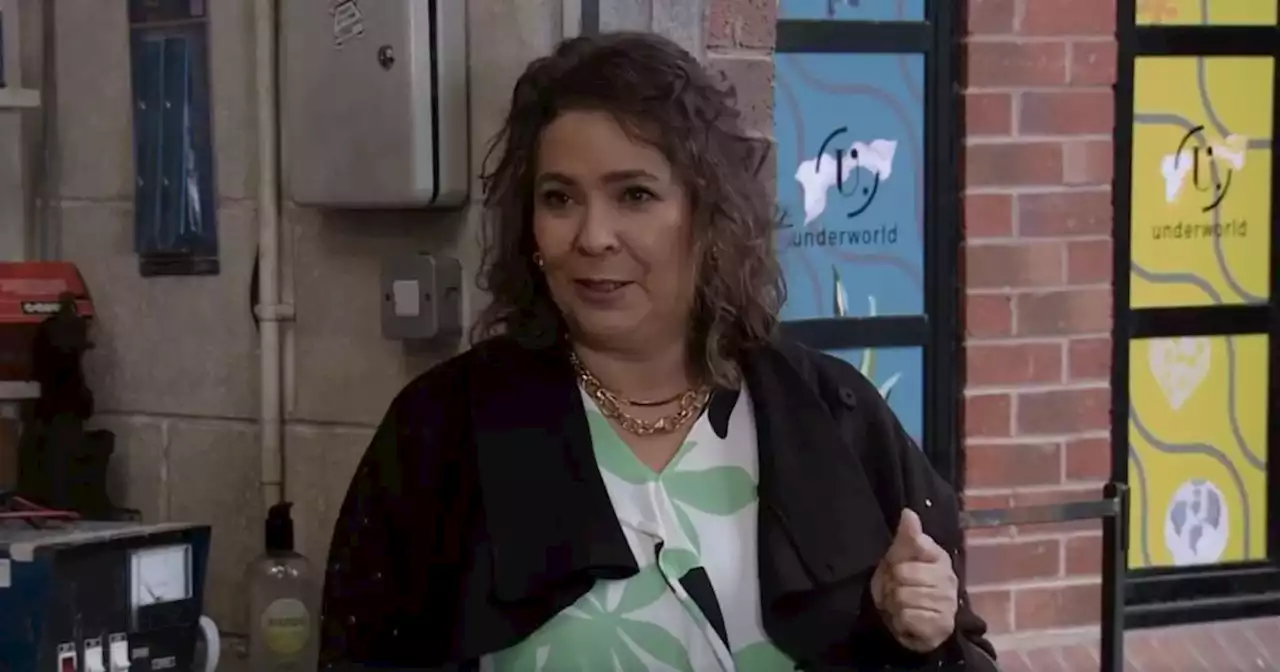 Coronation Street fans blindsided as rival soap star makes cobbles debut