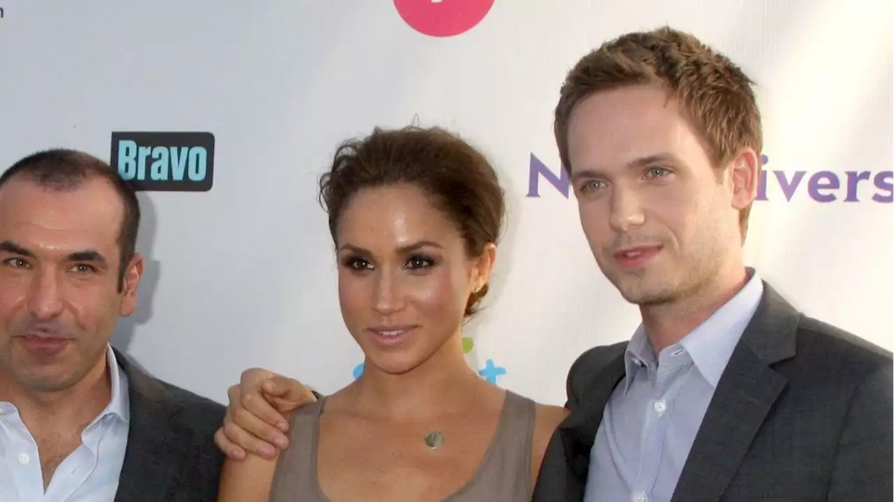 'Suits'-Star Patrick J. Adams teilt unbekannte Bilder von Meghan