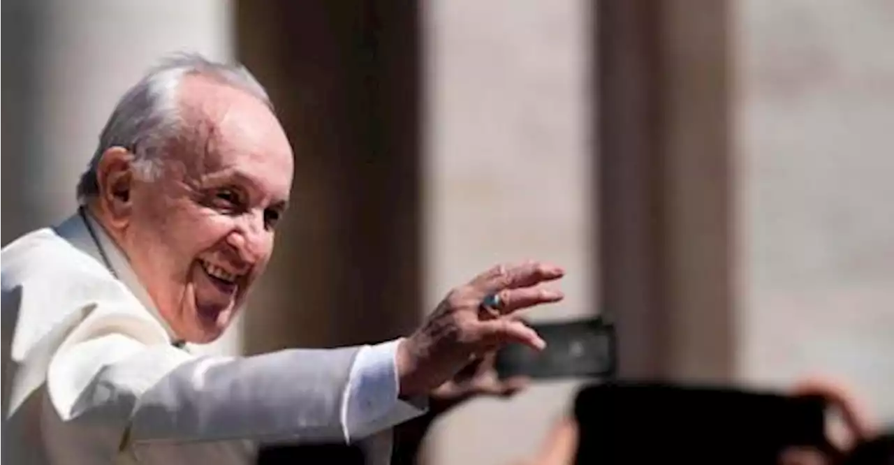 Pope, condemning body shaming, uses personal example from boyhood