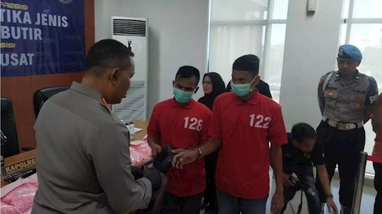 Polres Jakarta Pusat Tangkap Dua Pria Usai Selundupkan Sabu 1,5 Kg ke Dalam Sepatu