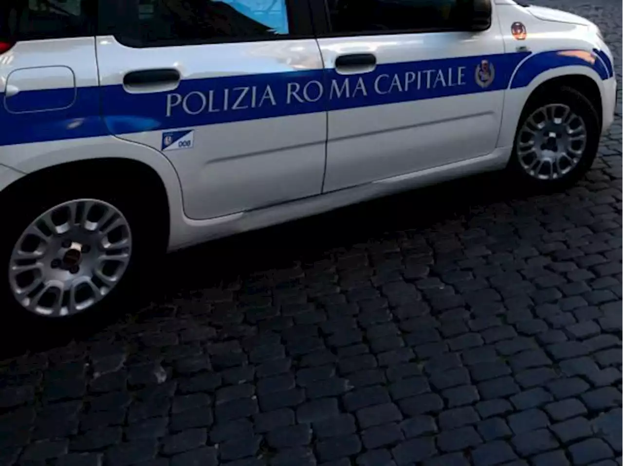 Investita da auto pirata, morta una donna a Roma