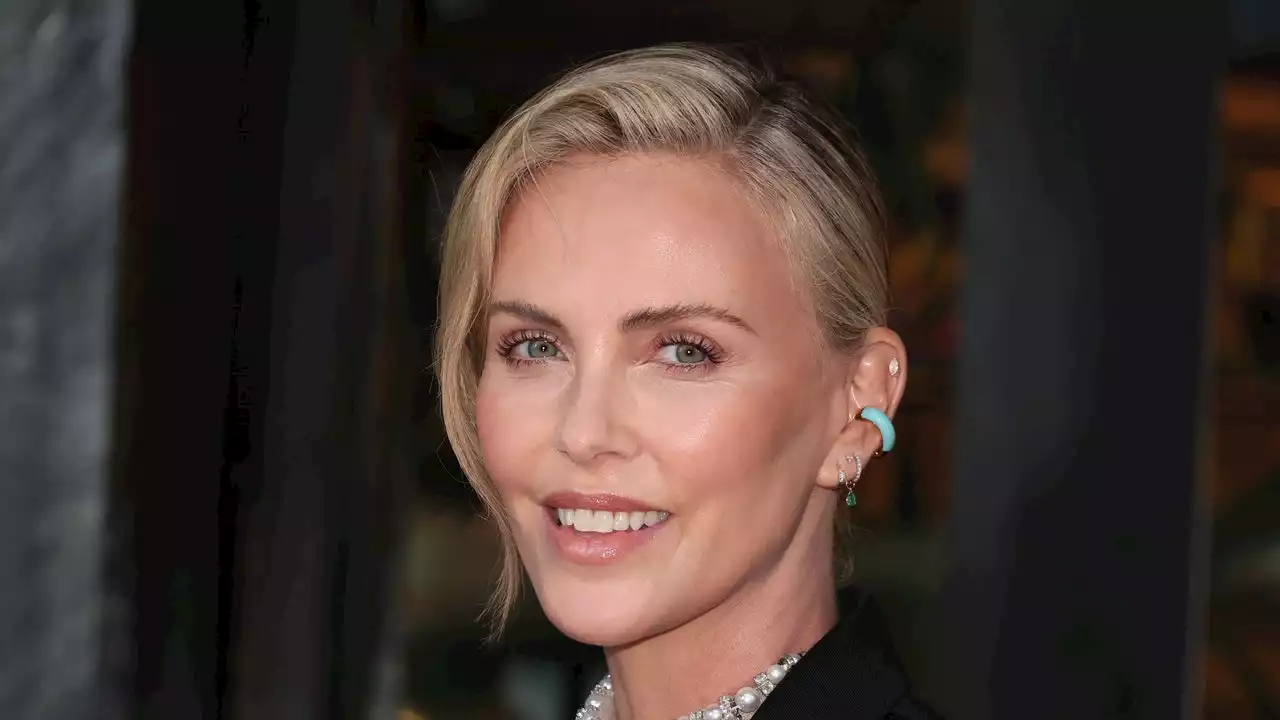 Thank You, Charlize Theron, for These Perfect Close-Ups of Your Perfect Chrome Mani