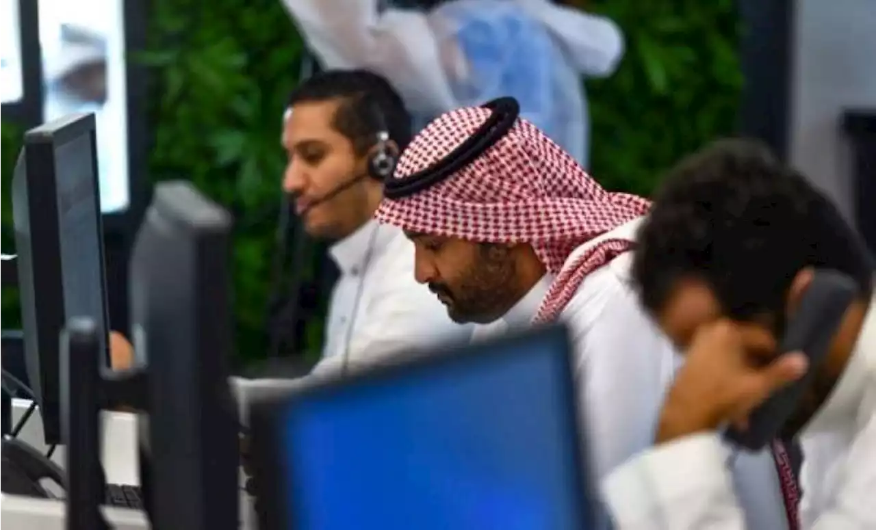 تراجع معدل البطالة بين السعوديين بنسبة 4.9% /عاجل