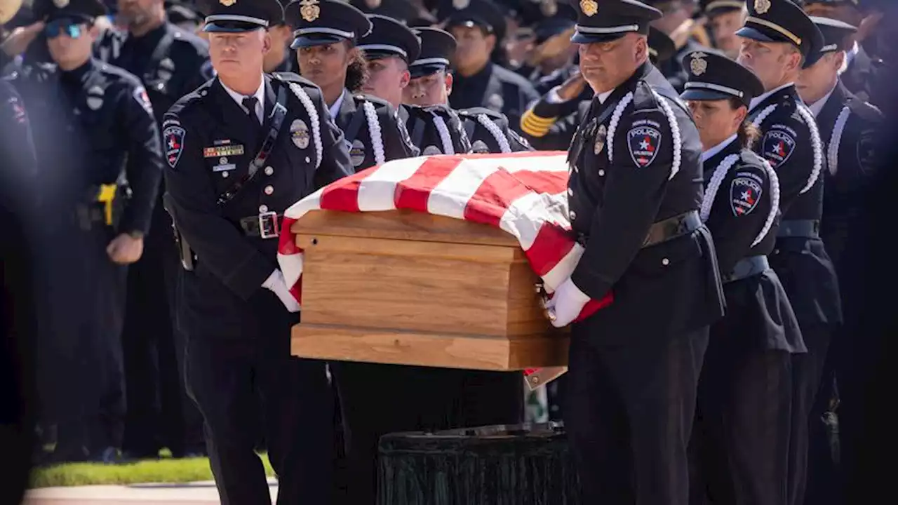 Hundreds mourn Arlington police officer remembered for loyalty, love of motorcycles