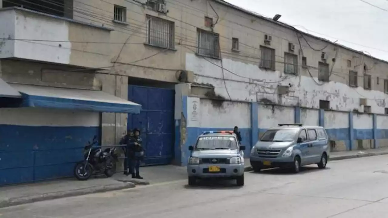 Estos son los cinco funcionarios del INPEC capturados por extorsión