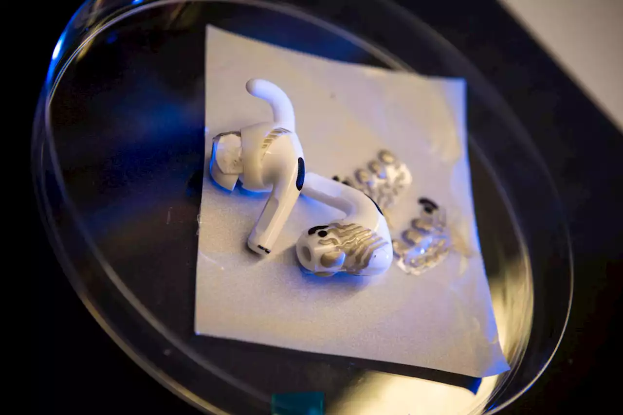 Researchers developed 3D-printed sensors that can record brain activity on earbuds