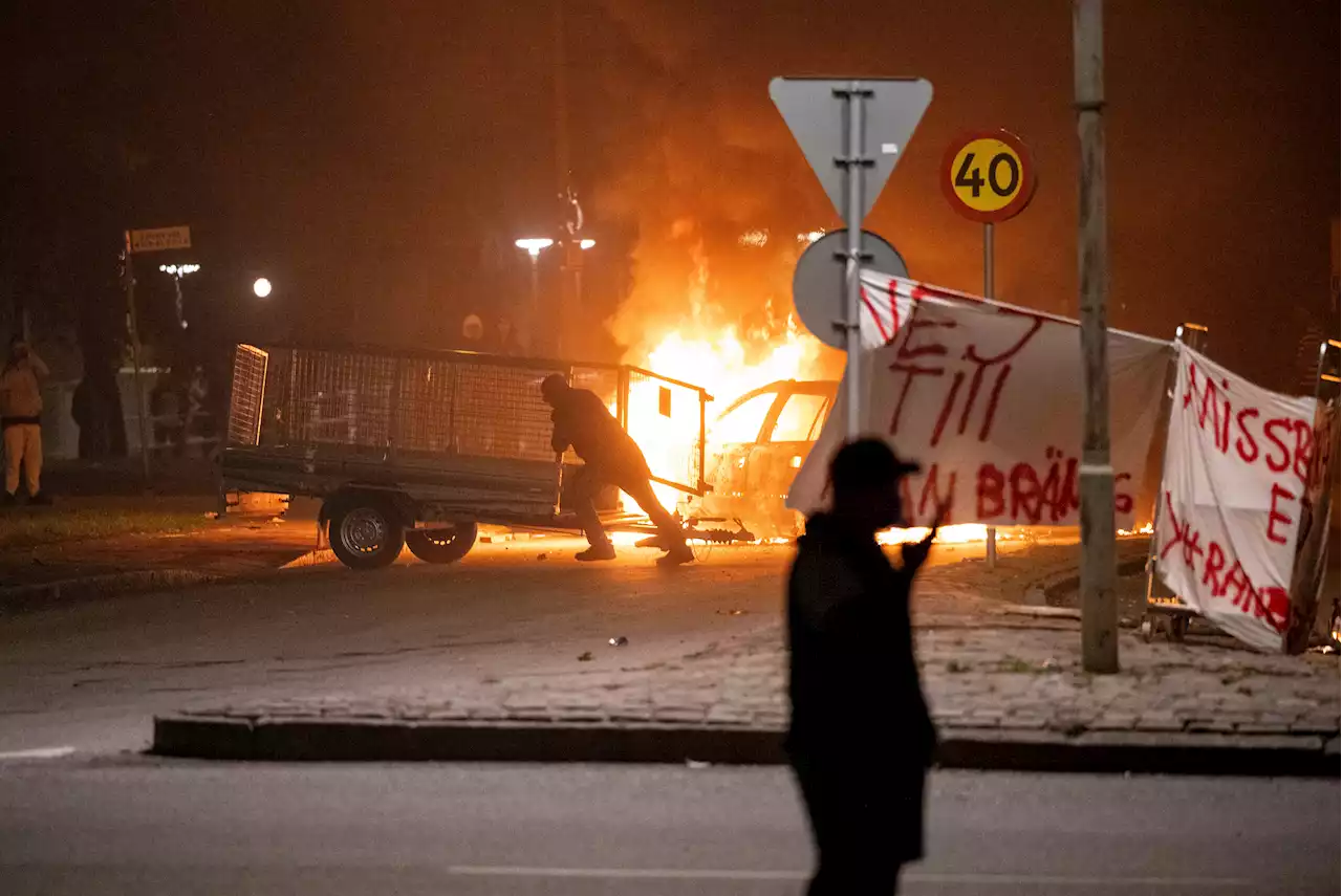 Tre pojkar anhållna för upploppen i Rosengård