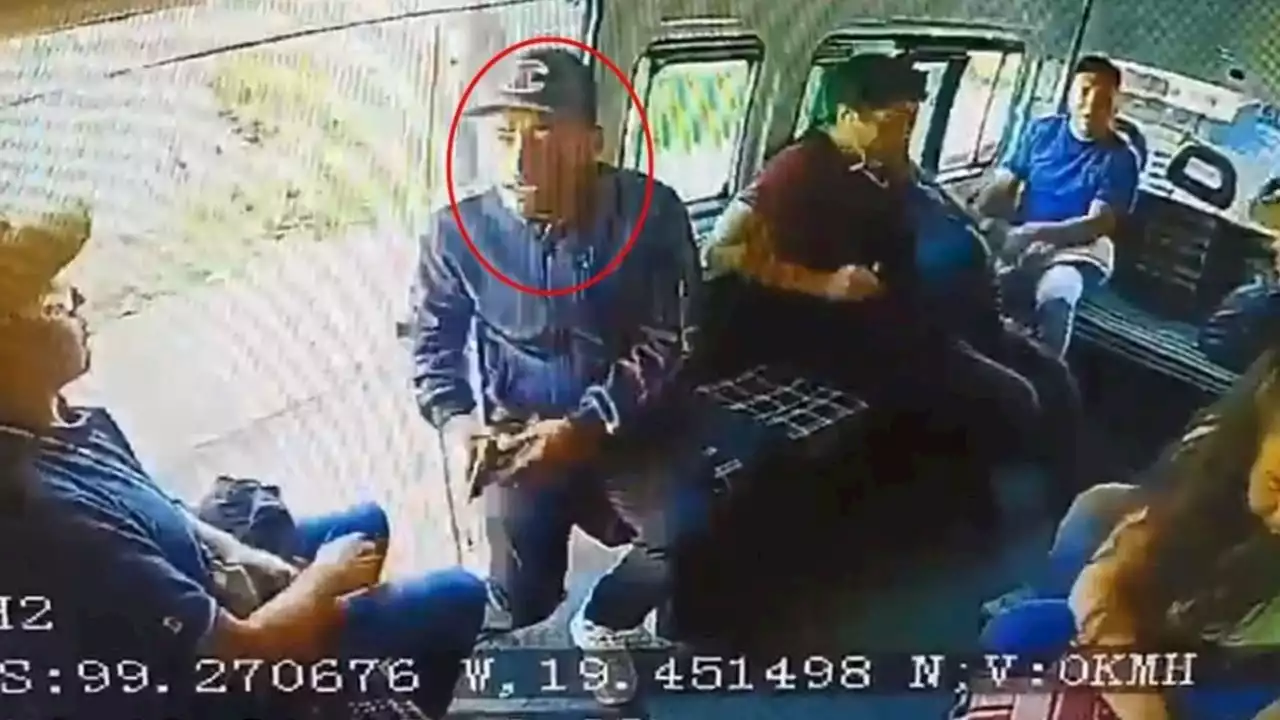 VIDEO: captan modus operandi de rateros de combis en Edomex, en 15 segundos se llevan todo