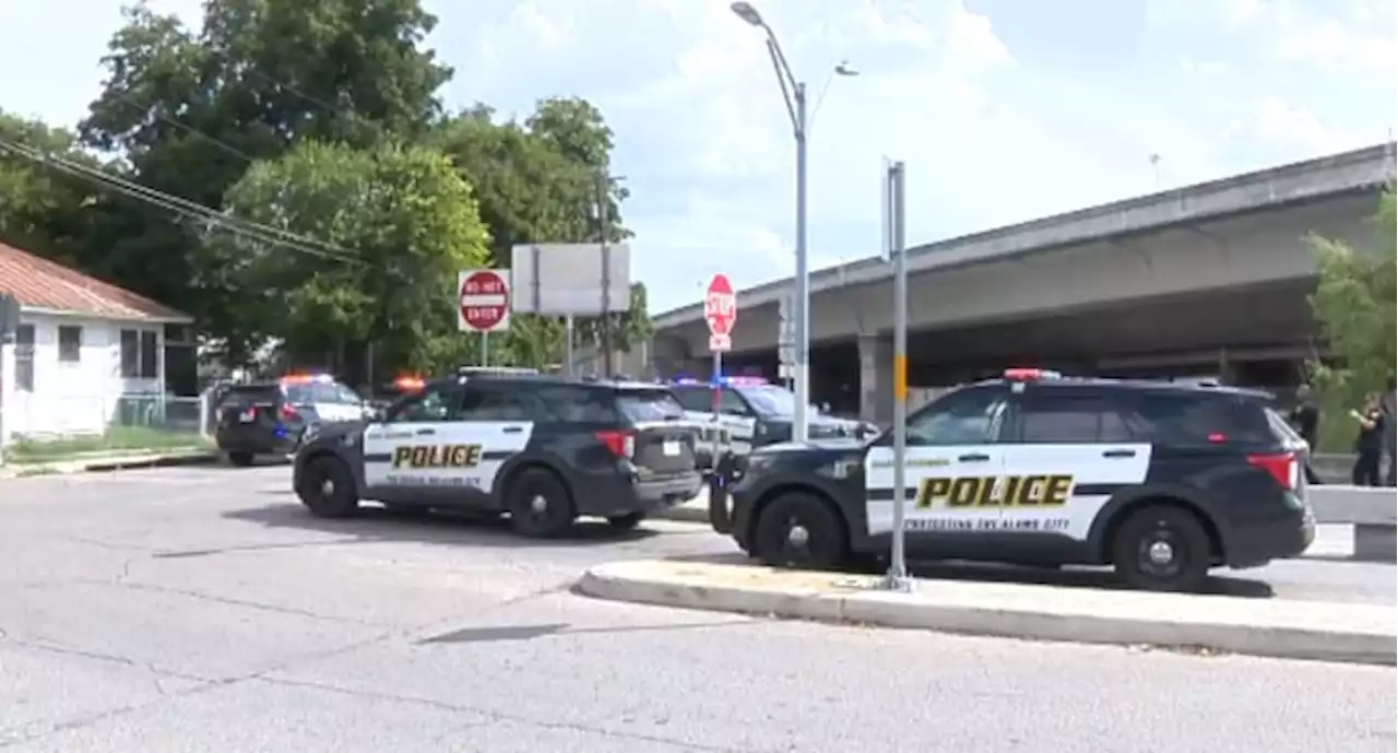 Police find woman shot in head under I-10 overpass on Northwest Side