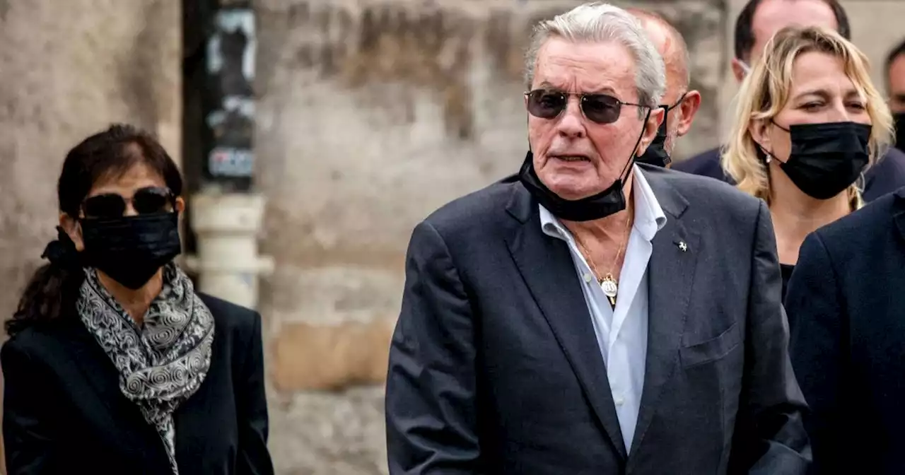 Affaire Alain Delon : Hiromi Rollin réplique et dénonce un «coup monté» par la famille de l’acteur