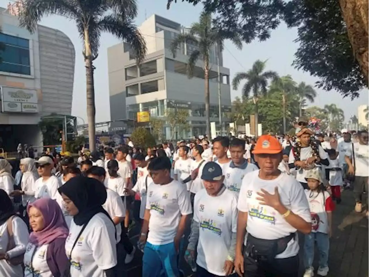 Relawan SandiUno Ikut Meriahkan HUT Kadin Karawang, Bawa UMKM Perkenalkan Produk