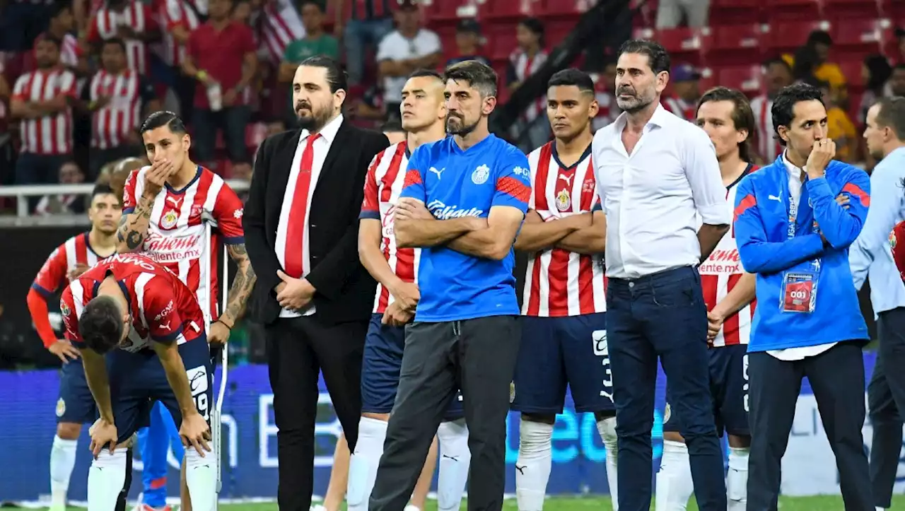 Chivas pasa del cielo al suelo: no hay goleador y defensa se cae