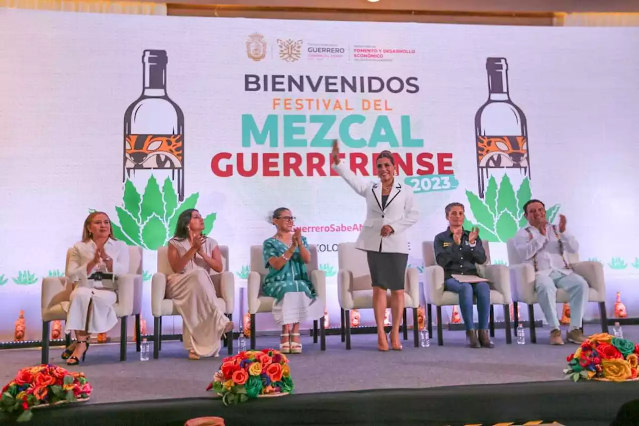 Salgado inaugura la Segunda Edición del Festival del Mezcal