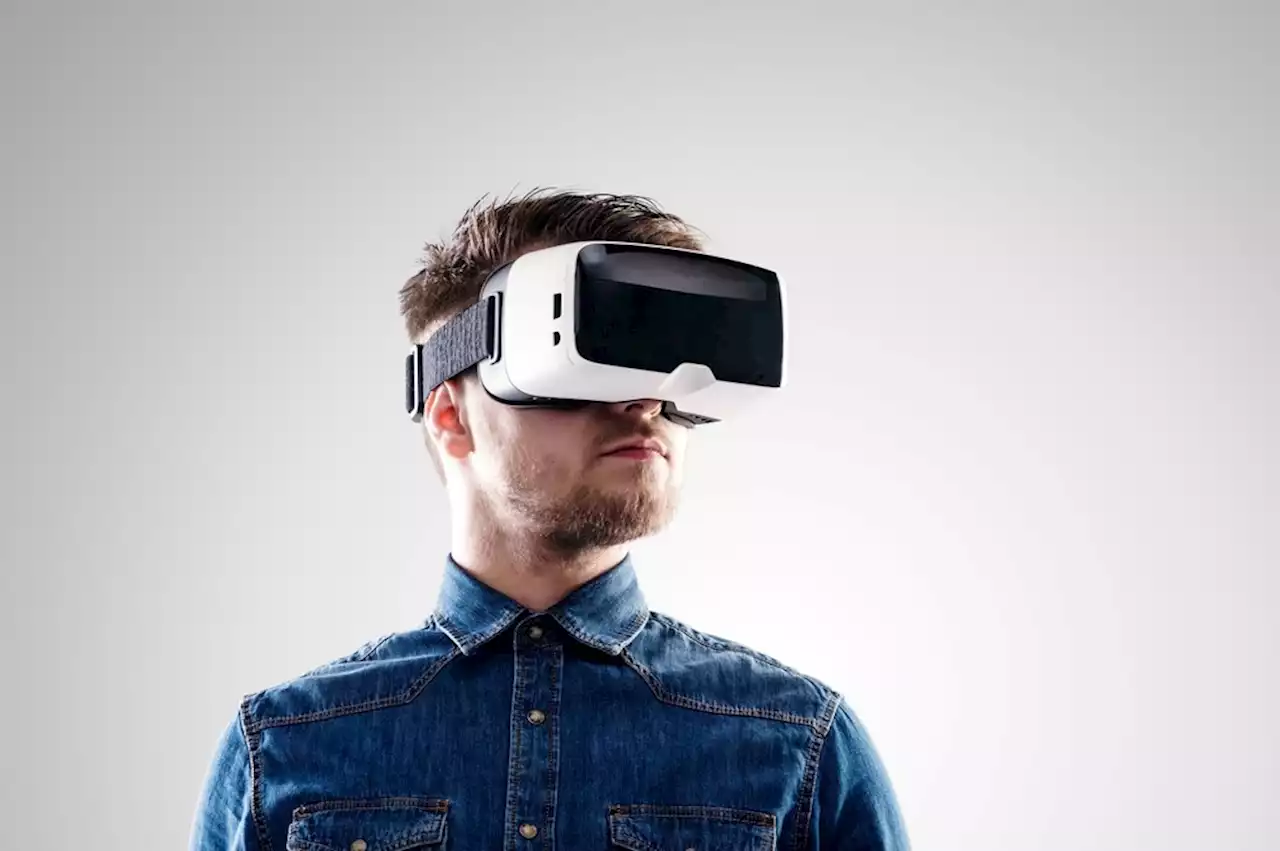 Virtual reality vs. opioids: clinical trial of non-pharmacological pain management during burn wound care