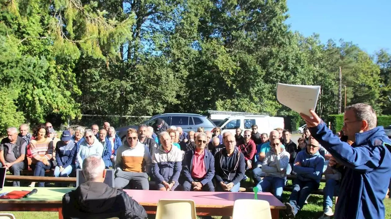 À VTT ou en marchant, ces randonneurs s’unissent pour faire découvrir la forêt