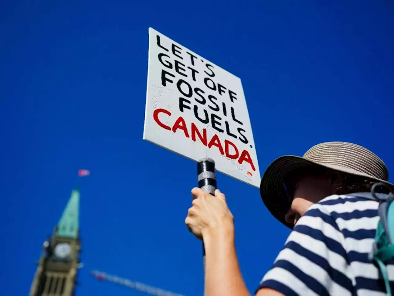 Most Canadians want carbon tax reduced or killed: poll