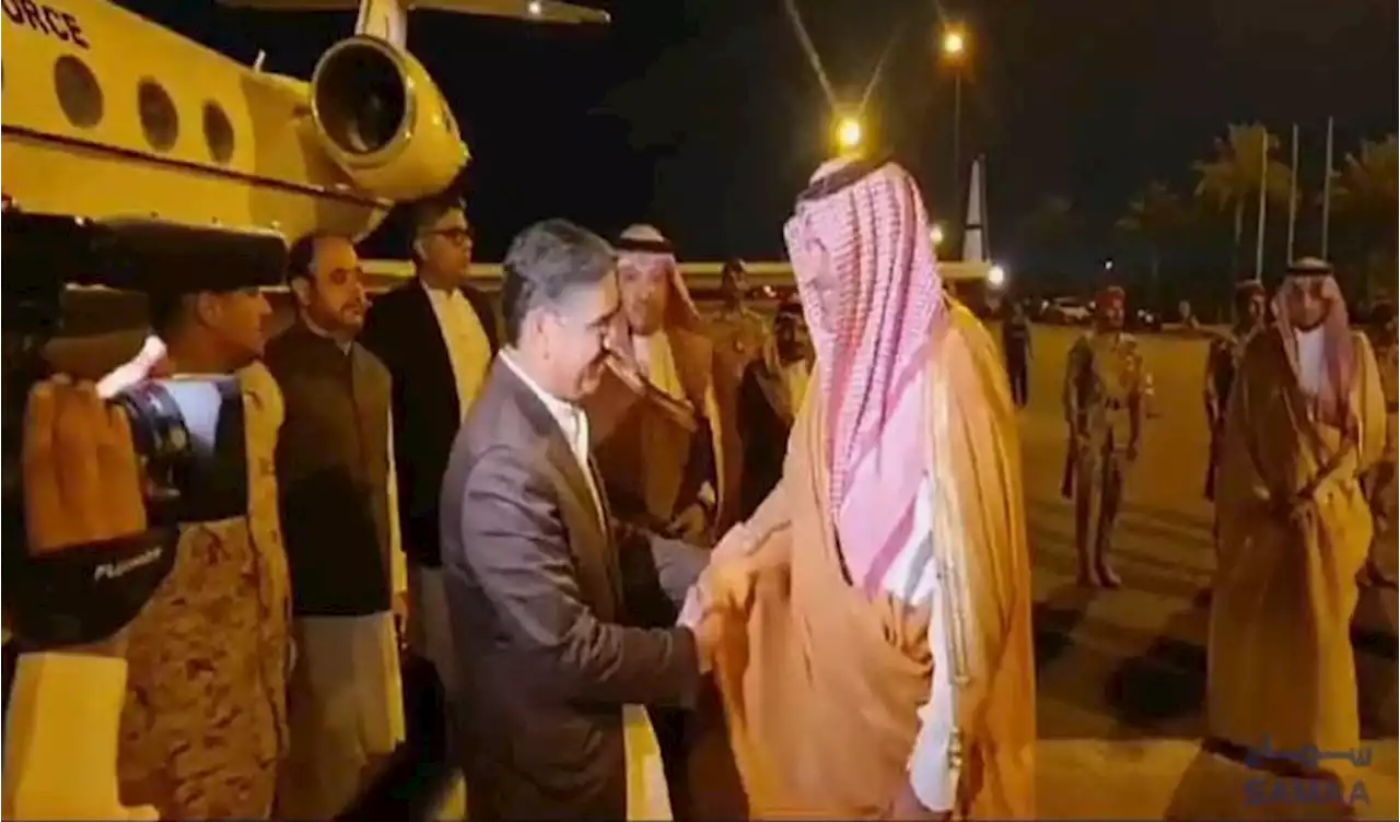 Caretaker Prime Minister Anwaarul Kakar Embarks on Private Visit to Madina