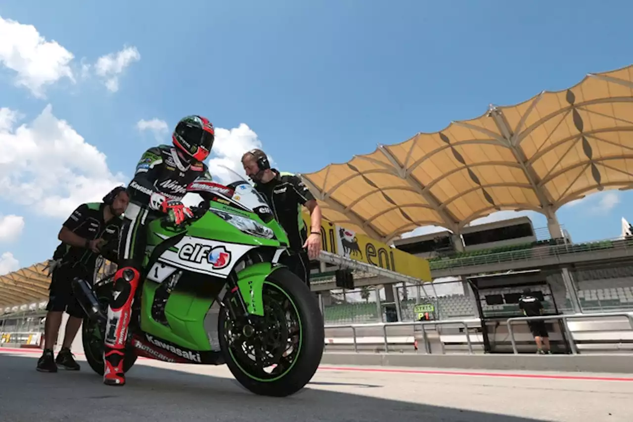 Tom Sykes (Kawasaki) lacht über Guintolis Ankündigung