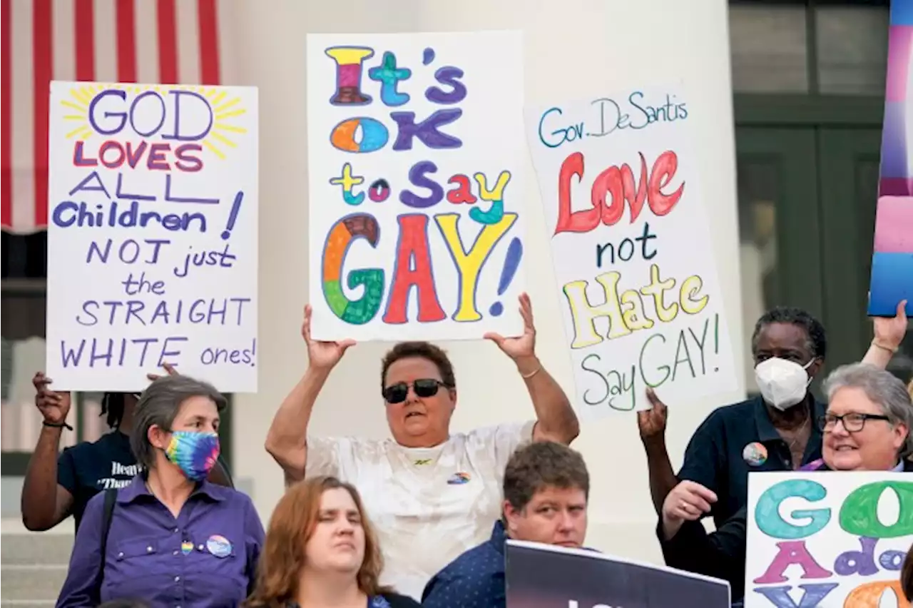 Distrito da Flórida remove de escolas livros com personagens LGBT+