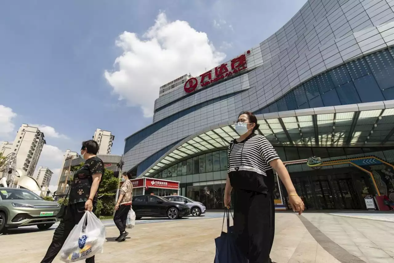 Chinese Conglomerate Wanda in Talks With Backers to Avert $4 Billion IPO Repayment