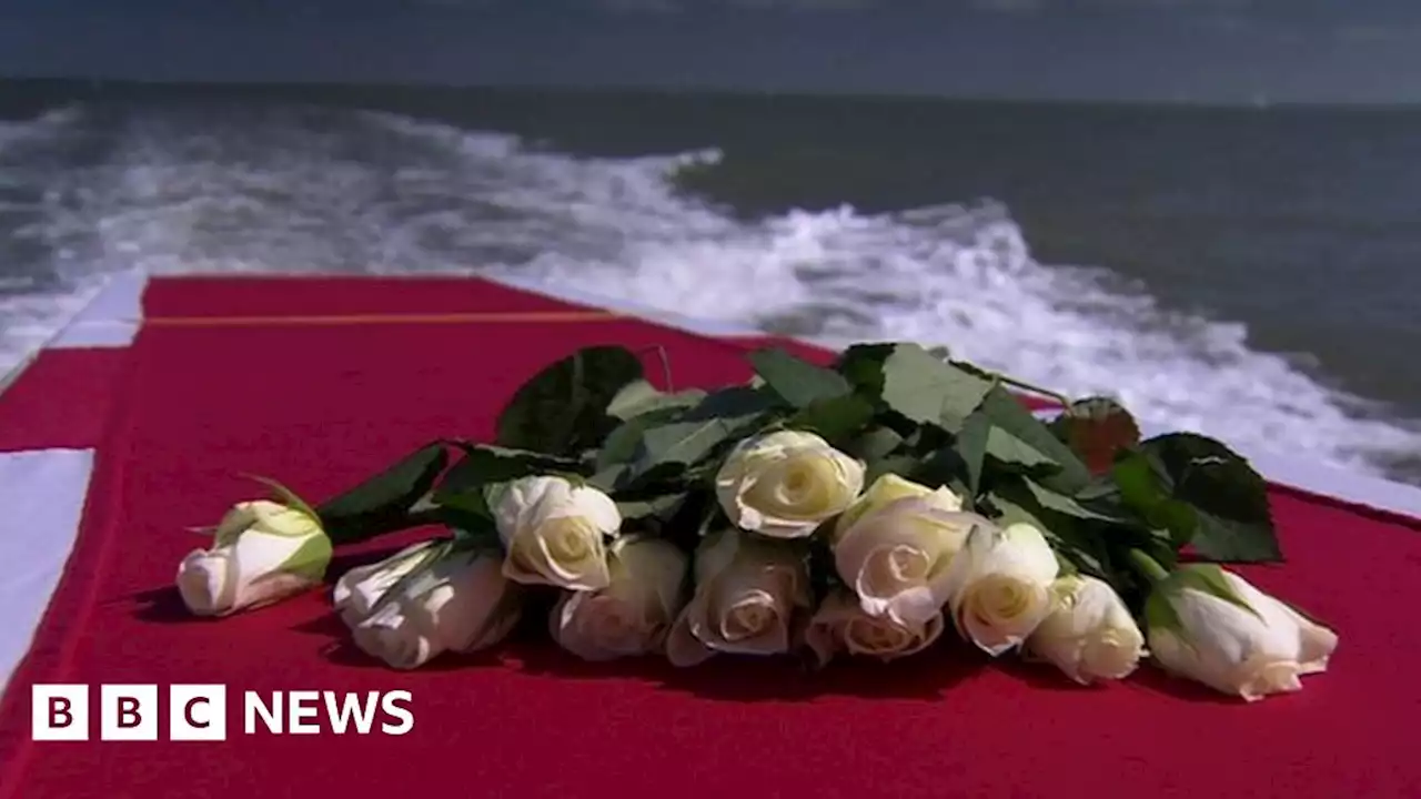 Isle of Wight: Sea burial DNA tests ordered after body parts wash up