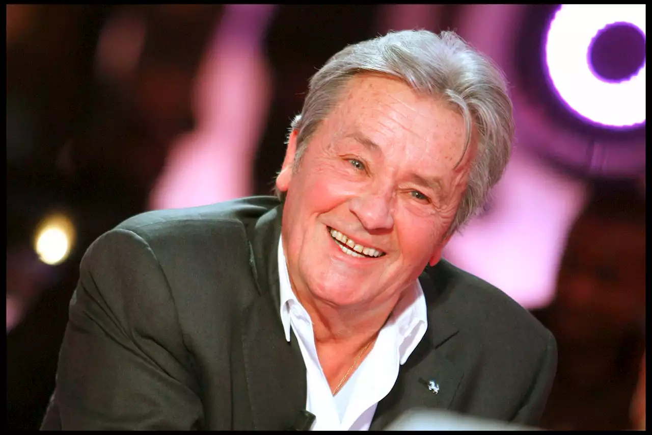 Alain Delon : retour sur les femmes qui ont marqué sa vie (PHOTOS)